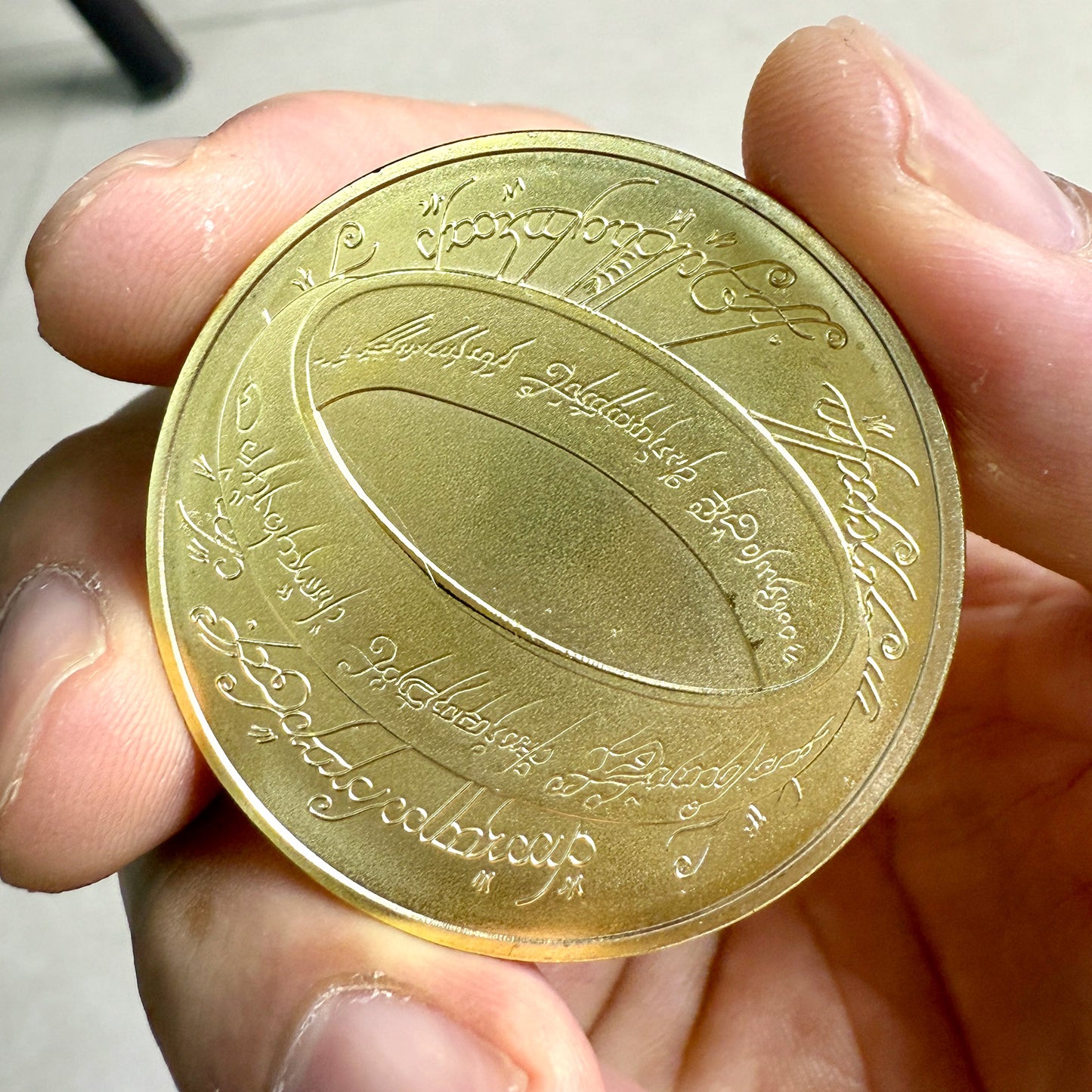 Lord of the Rings & Queen Elizabeth II Commemorative Coin – Gold-Toned Dual-Sided Collectible