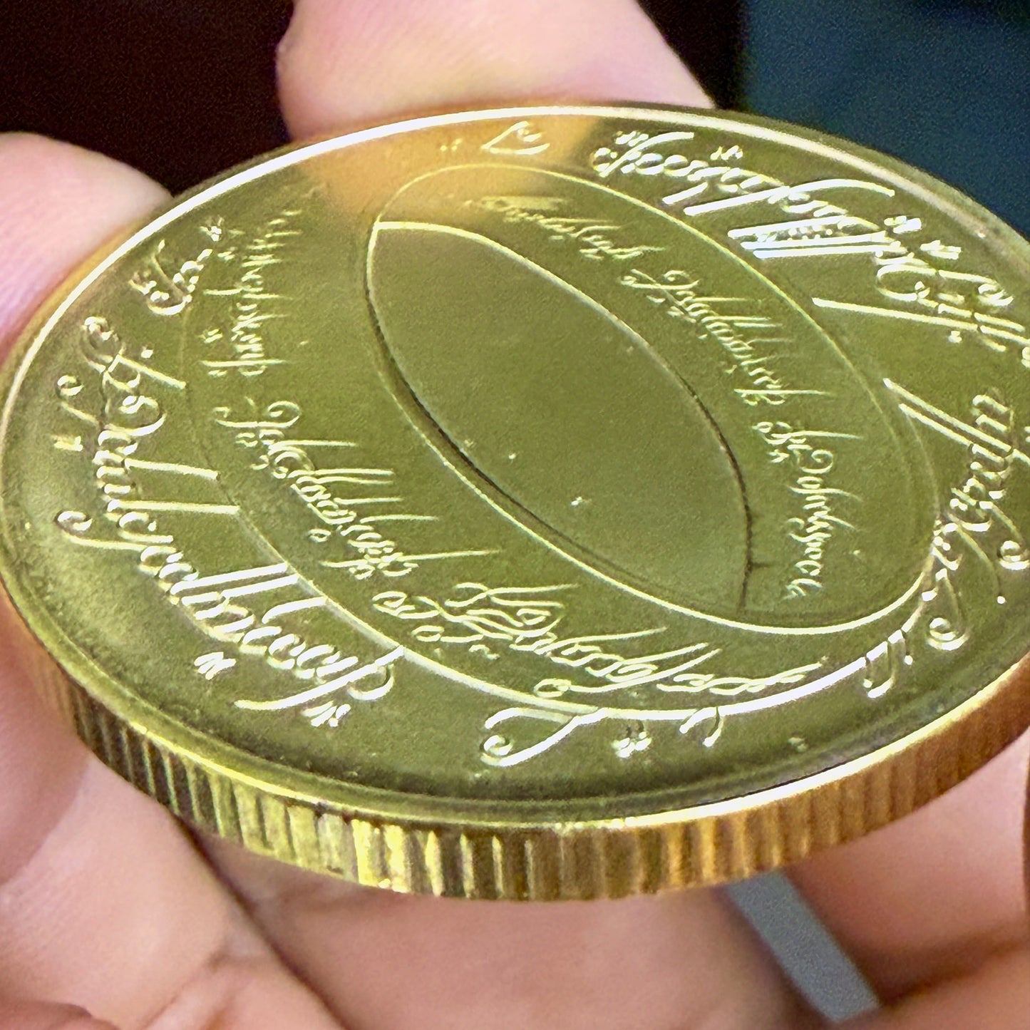 Lord of the Rings & Queen Elizabeth II Commemorative Coin – Gold-Toned Dual-Sided Collectible